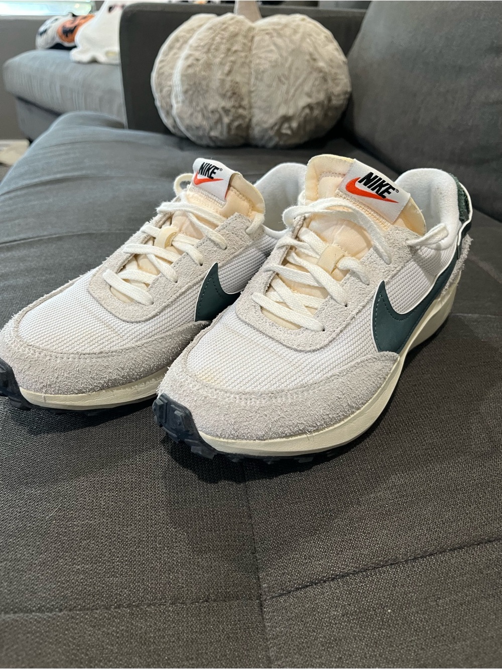 Nike Waffle Debut Vintage White/Vintage Green Women's Size 8.5 DX2931-101